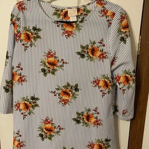 Zadie Bs, Medium, high-low top, 3/4 sleeve